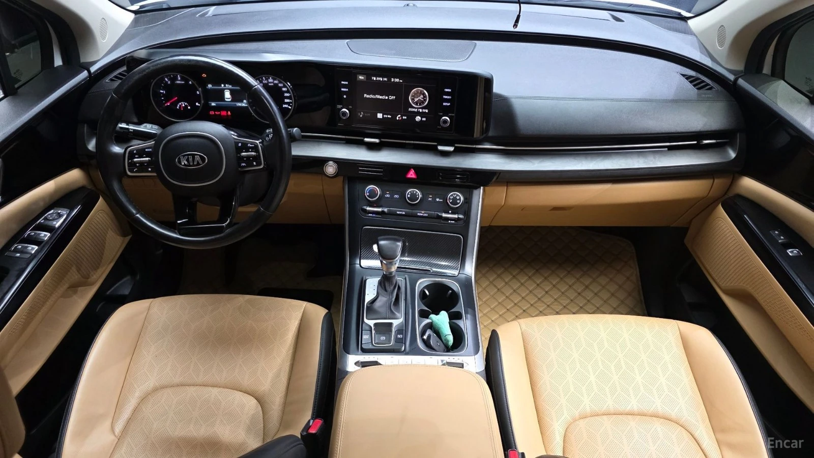 Kia Carnival Prestige* 9-местен* КОЖА* ОБДУХВ* КАМЕРА, снимка 5 - Автомобили и джипове - 55513698