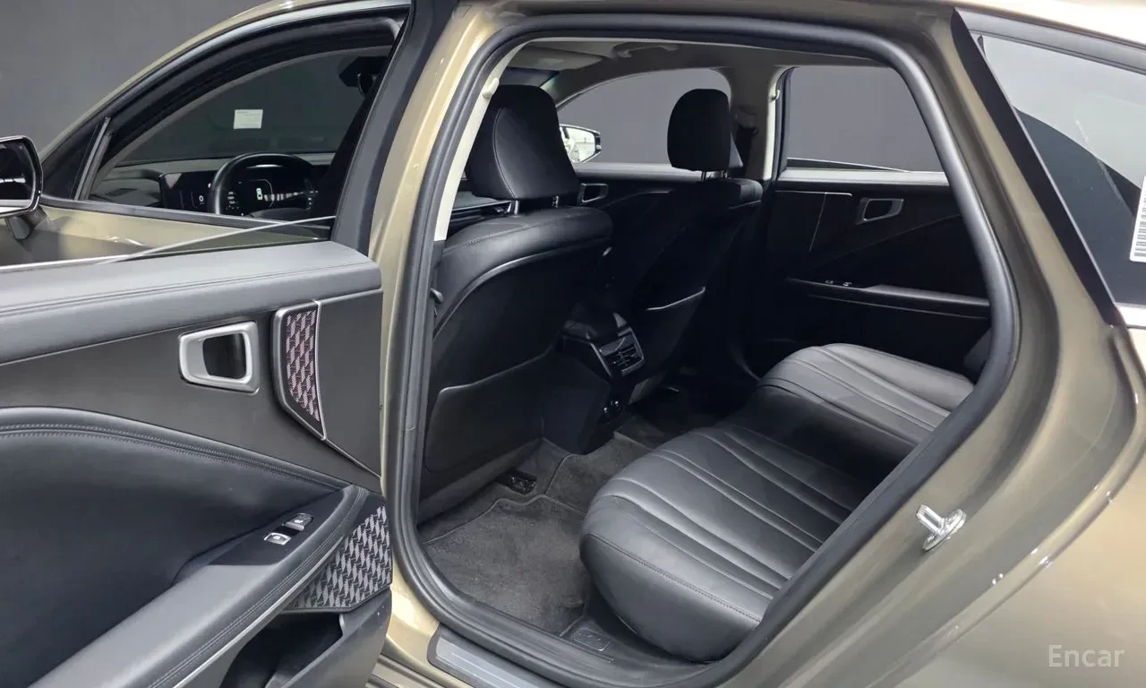 Kia K8 HYBRID* NOBLESSE* ОБДУХВАНЕ* ДИСТРОНИК* 360КАМЕРА, снимка 14 - Автомобили и джипове - 55800304