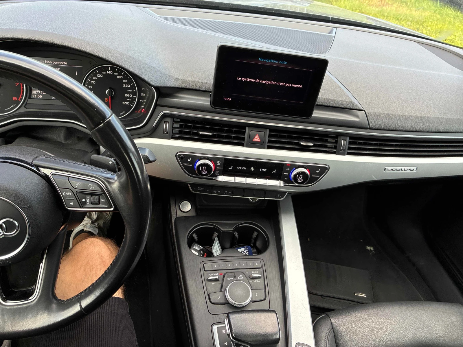 Audi A4  Komfort / CARFAX / АВТОКРЕДИТ , снимка 9 - Автомобили и джипове - 55842246