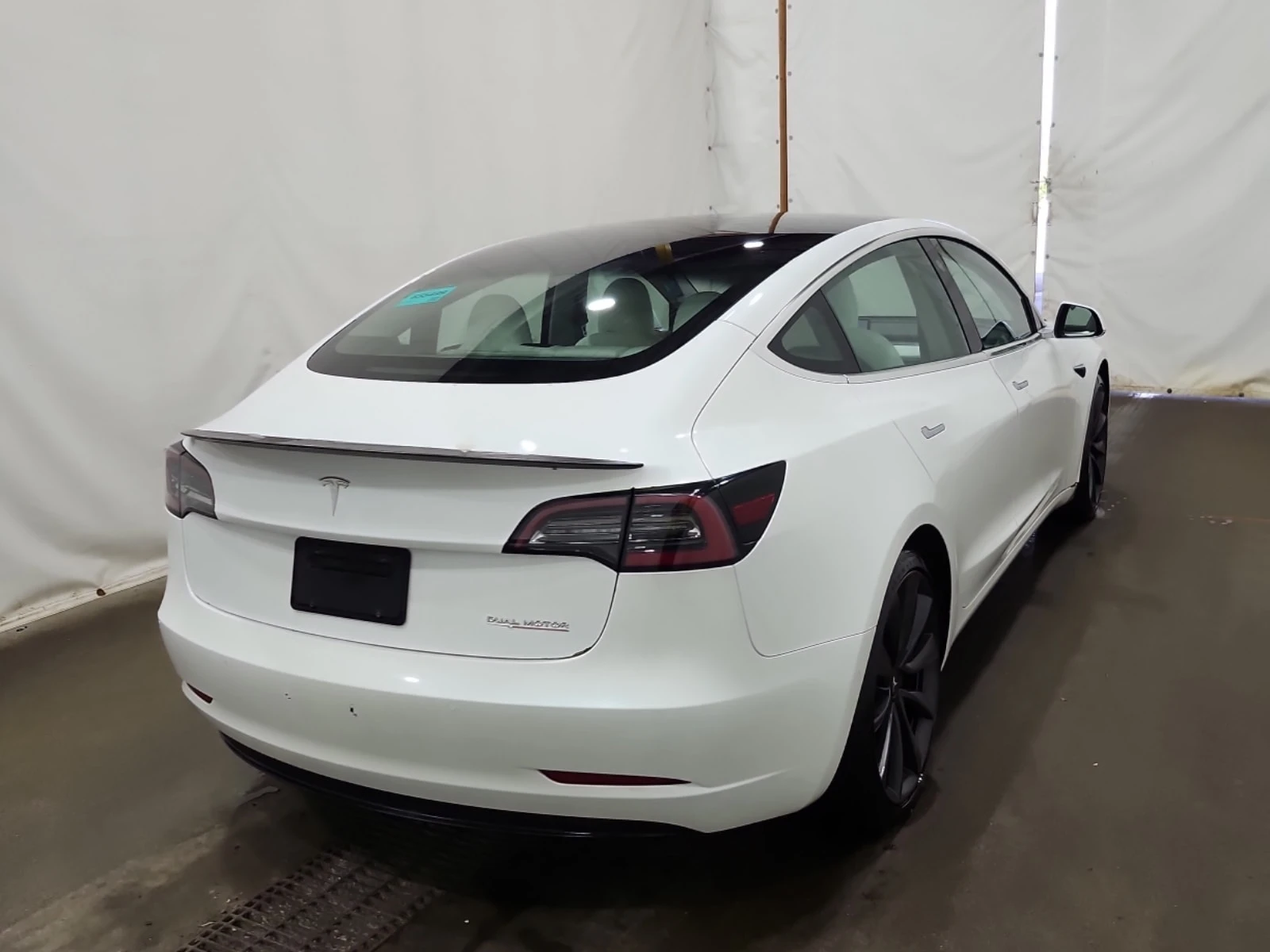 Tesla Model 3 * PERFORMANCE * АВТОКРЕДИТ БЕЗ ПЪРВОНАЧАЛНА ВНОСКА, снимка 3 - Автомобили и джипове - 55902672
