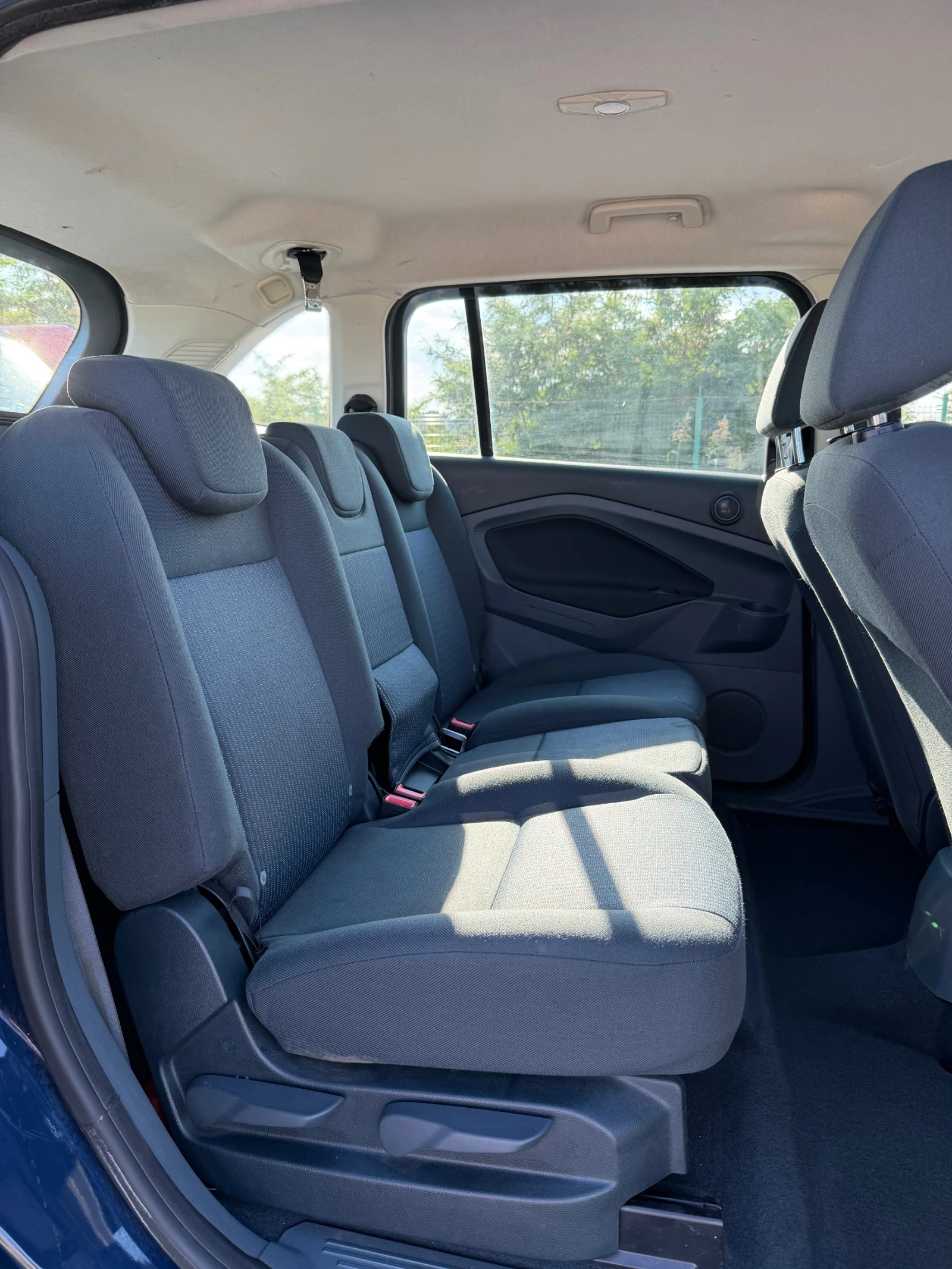 Ford Grand C-Max 100 к.с * Бензин, снимка 13 - Автомобили и джипове - 55947812