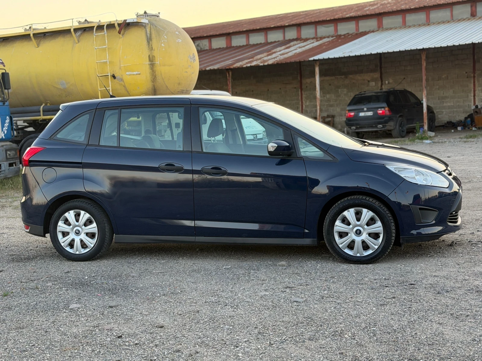 Ford Grand C-Max 100 к.с * Бензин, снимка 5 - Автомобили и джипове - 55947812