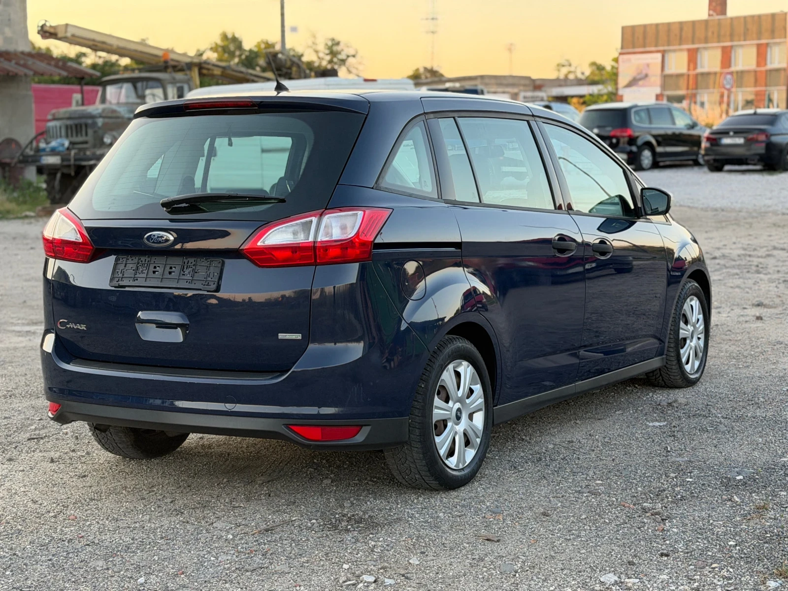 Ford Grand C-Max 100 к.с * Бензин, снимка 6 - Автомобили и джипове - 55947812