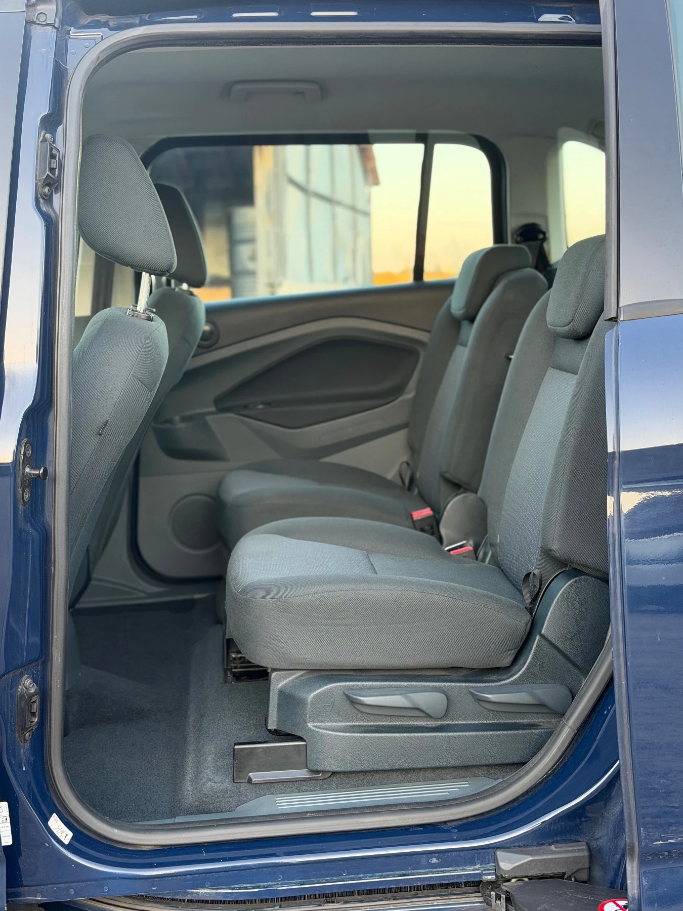 Ford Grand C-Max 100 к.с * Бензин, снимка 14 - Автомобили и джипове - 55947812