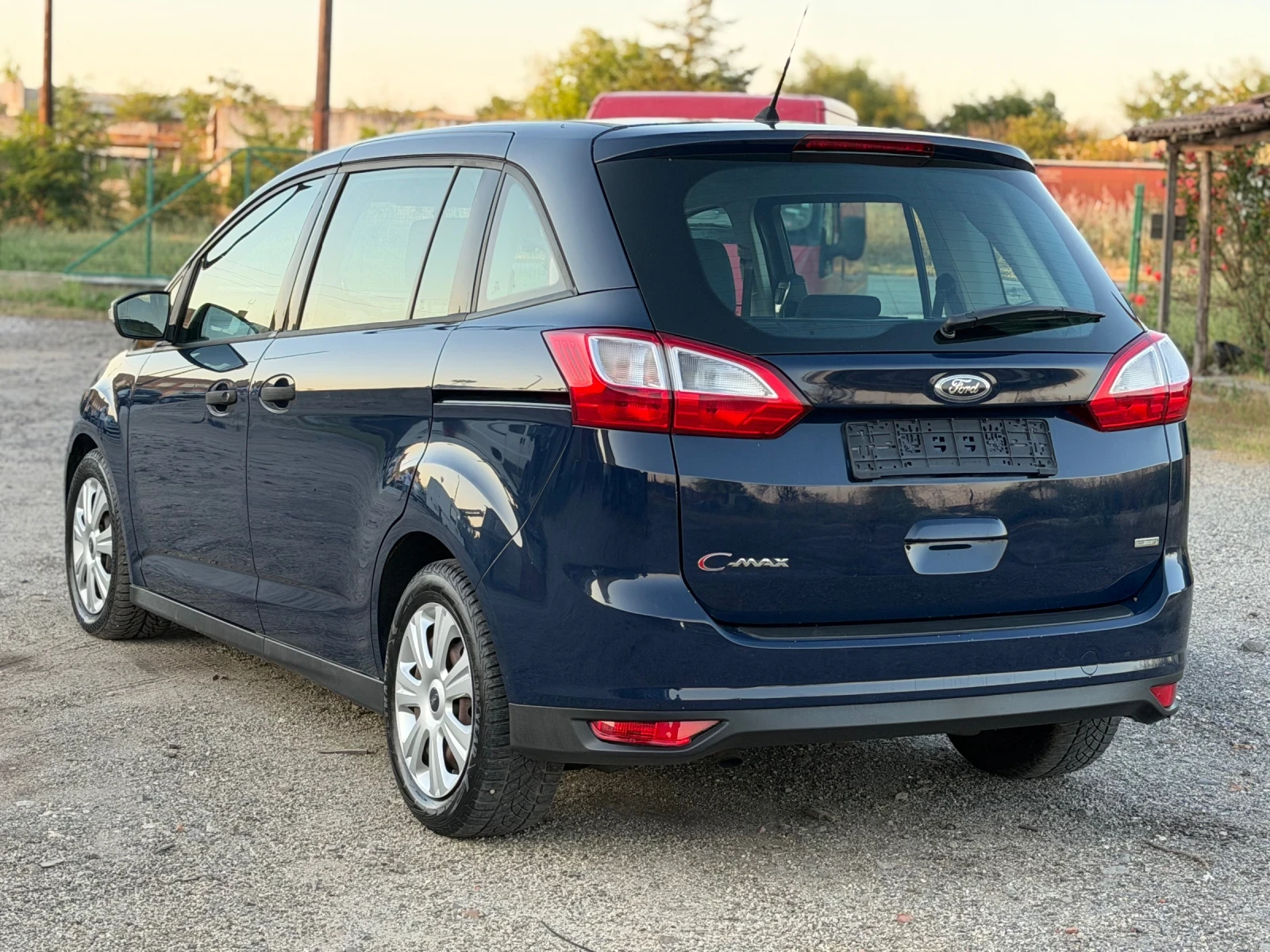 Ford Grand C-Max 100 к.с * Бензин, снимка 7 - Автомобили и джипове - 55947812