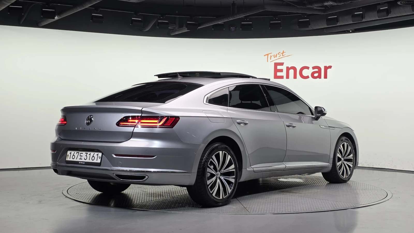 VW Arteon 2.0 TDI* BLIND SPOT* ЕЛ. БАГАЖНИК* ЛЮК* КРАЙНА ЦЕН, снимка 2 - Автомобили и джипове - 55983902