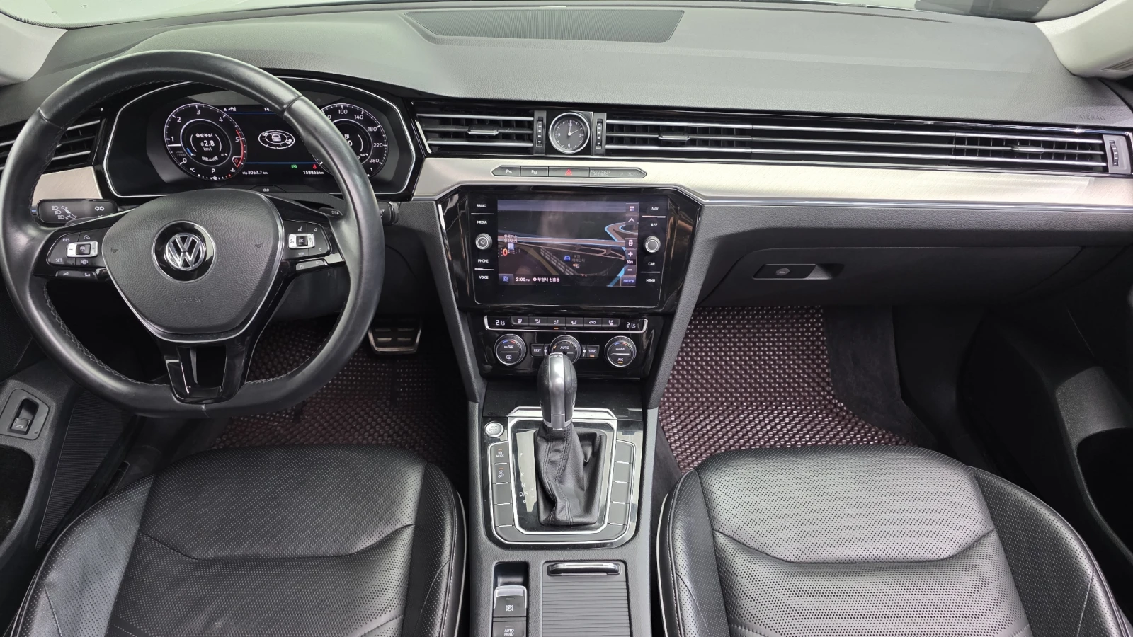 VW Arteon 2.0 TDI* BLIND SPOT* ЕЛ. БАГАЖНИК* ЛЮК* КРАЙНА ЦЕН, снимка 7 - Автомобили и джипове - 55983902