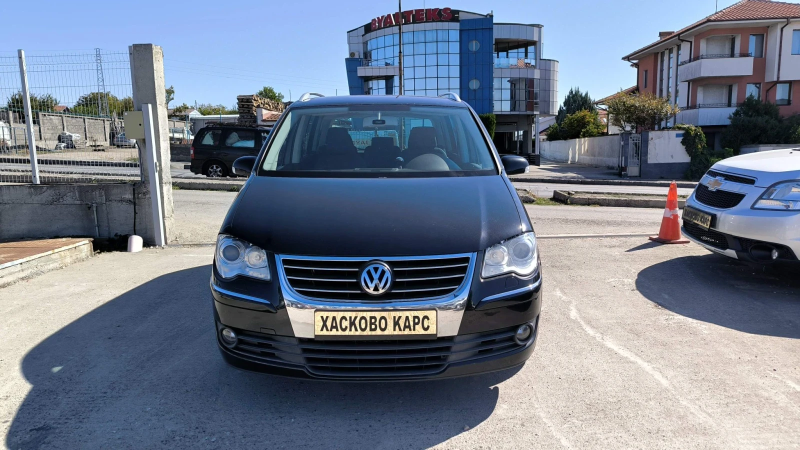 VW Touran 2.0TDi, снимка 2 - Автомобили и джипове - 56374331