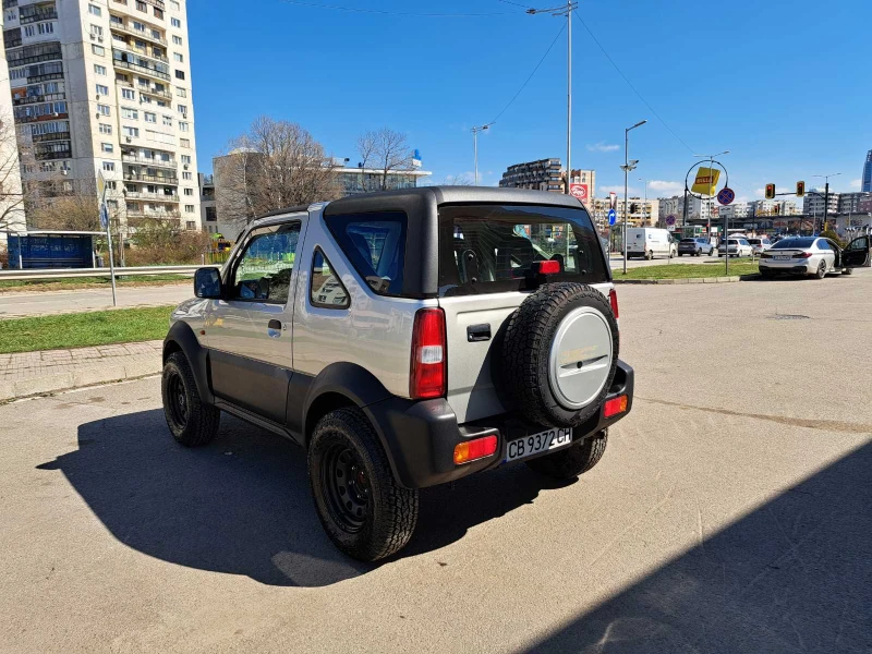 Suzuki Jimny, снимка 4 - Автомобили и джипове - 49572535