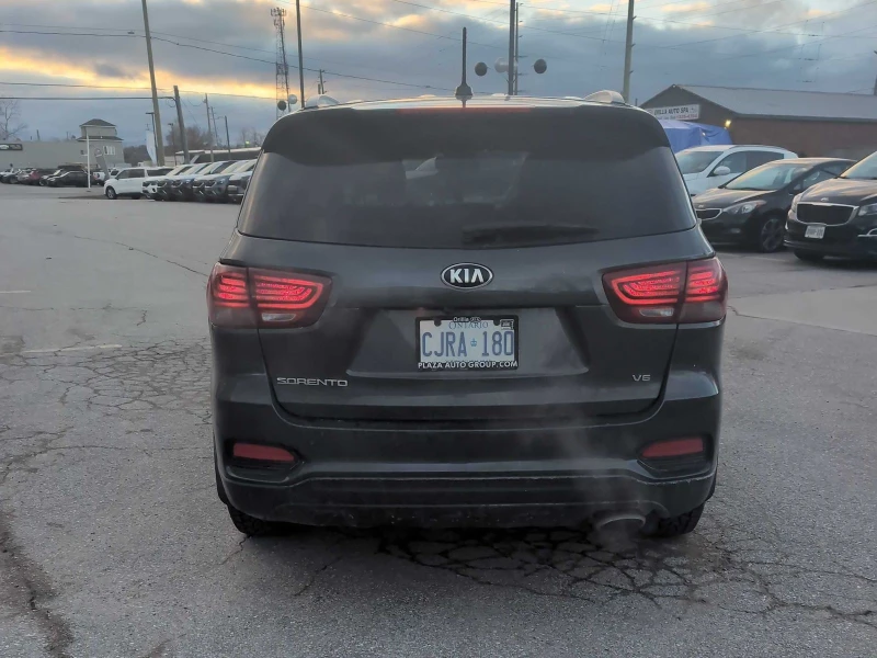 Kia Sorento V6 AWD CARFAX АВТО КРЕДИТ , снимка 4 - Автомобили и джипове - 52835438