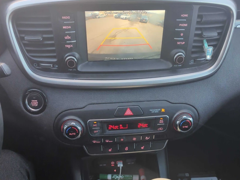 Kia Sorento V6 AWD CARFAX АВТО КРЕДИТ , снимка 8 - Автомобили и джипове - 52835438