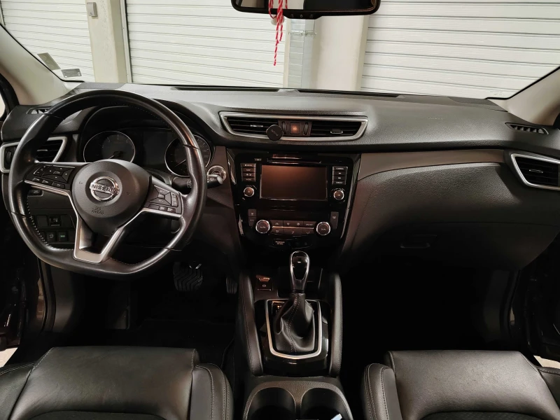 Nissan Qashqai 1.3 DiG-T N-CONNECTA, снимка 10 - Автомобили и джипове - 53425781