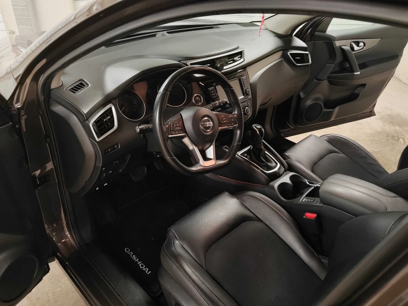 Nissan Qashqai 1.3 DiG-T N-CONNECTA, снимка 11 - Автомобили и джипове - 53425781