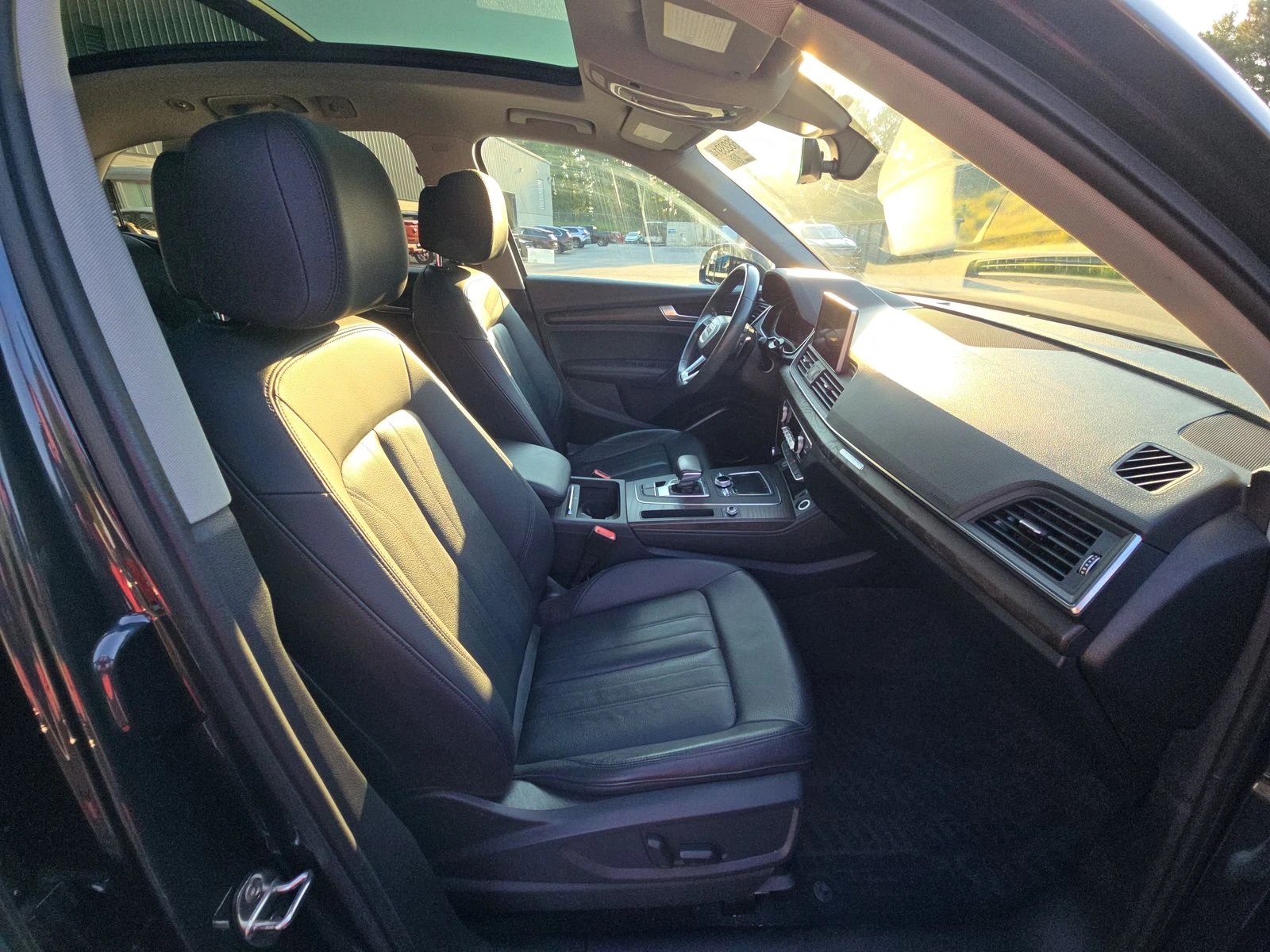 Audi Q5 Keyless* памет* подгрев* панорама* лизинг - изображение 9
