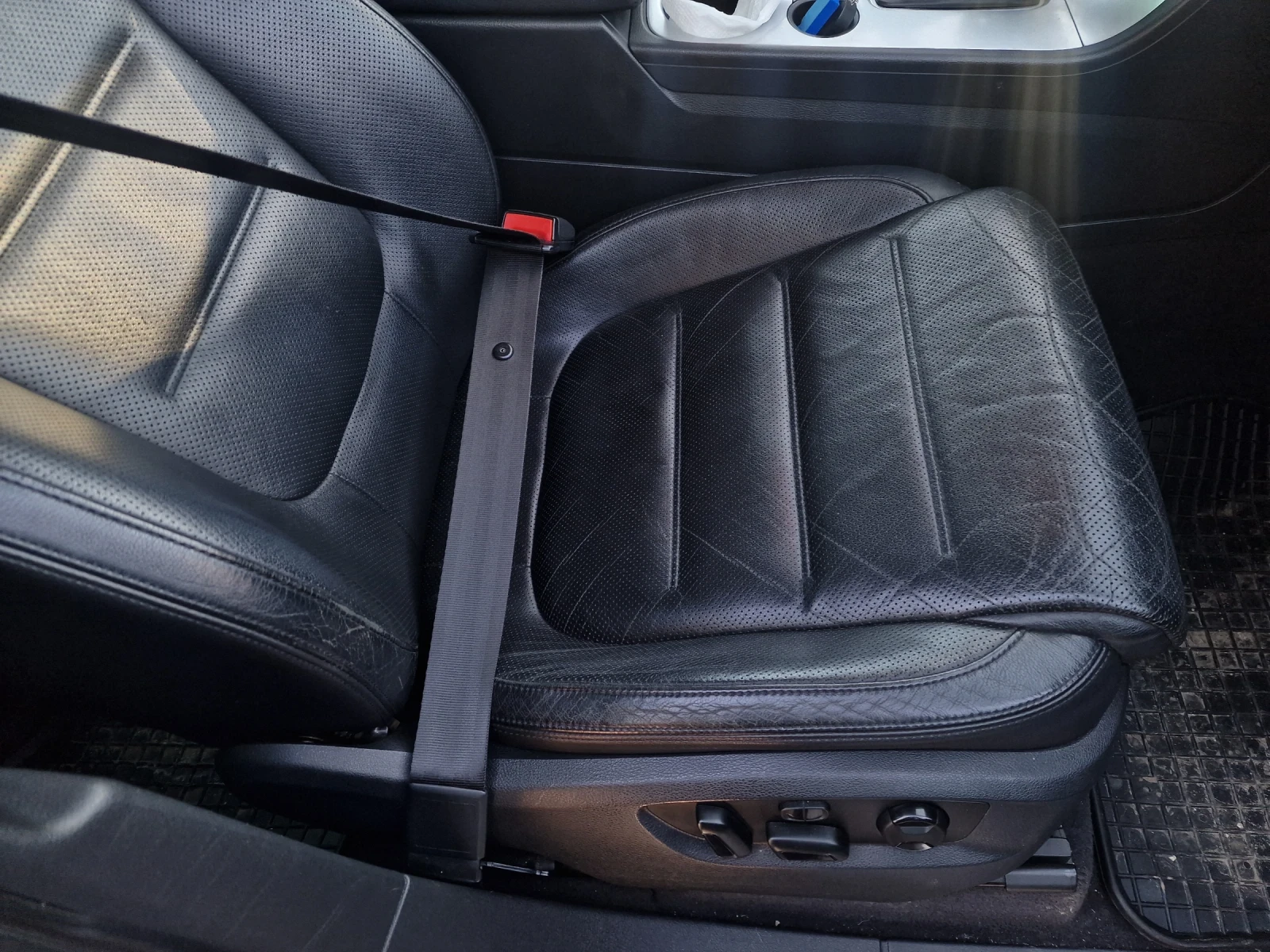 VW Touareg, снимка 10 - Автомобили и джипове - 53590425