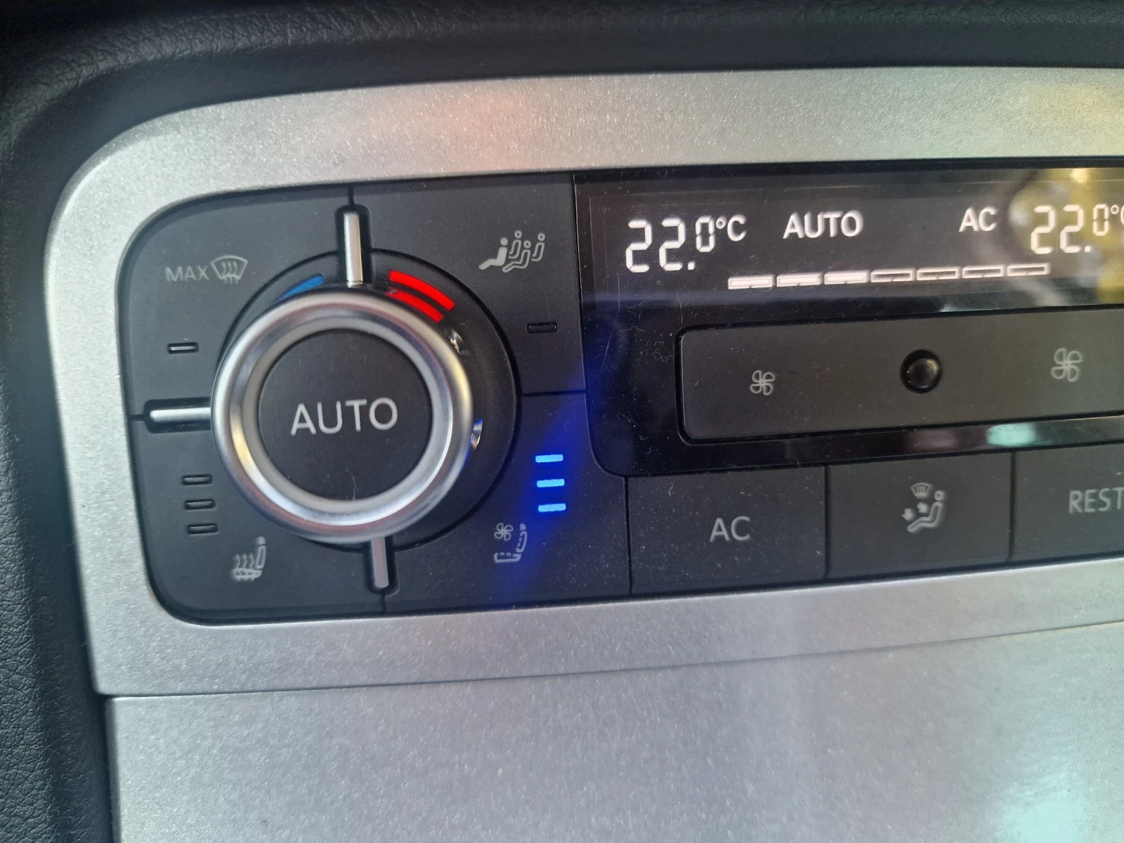 VW Touareg, снимка 5 - Автомобили и джипове - 53590425