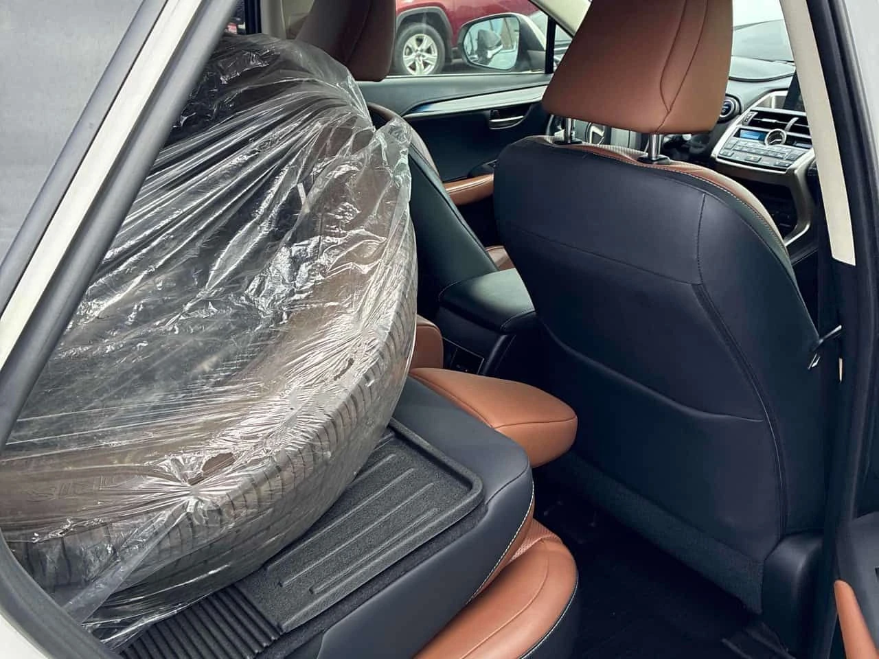 Lexus NX 300h * Executive * АВТОКРЕДИТ  БЕЗ ПЪРВОНАЧАЛНА ВНОСКА*, снимка 15 - Автомобили и джипове - 54661006