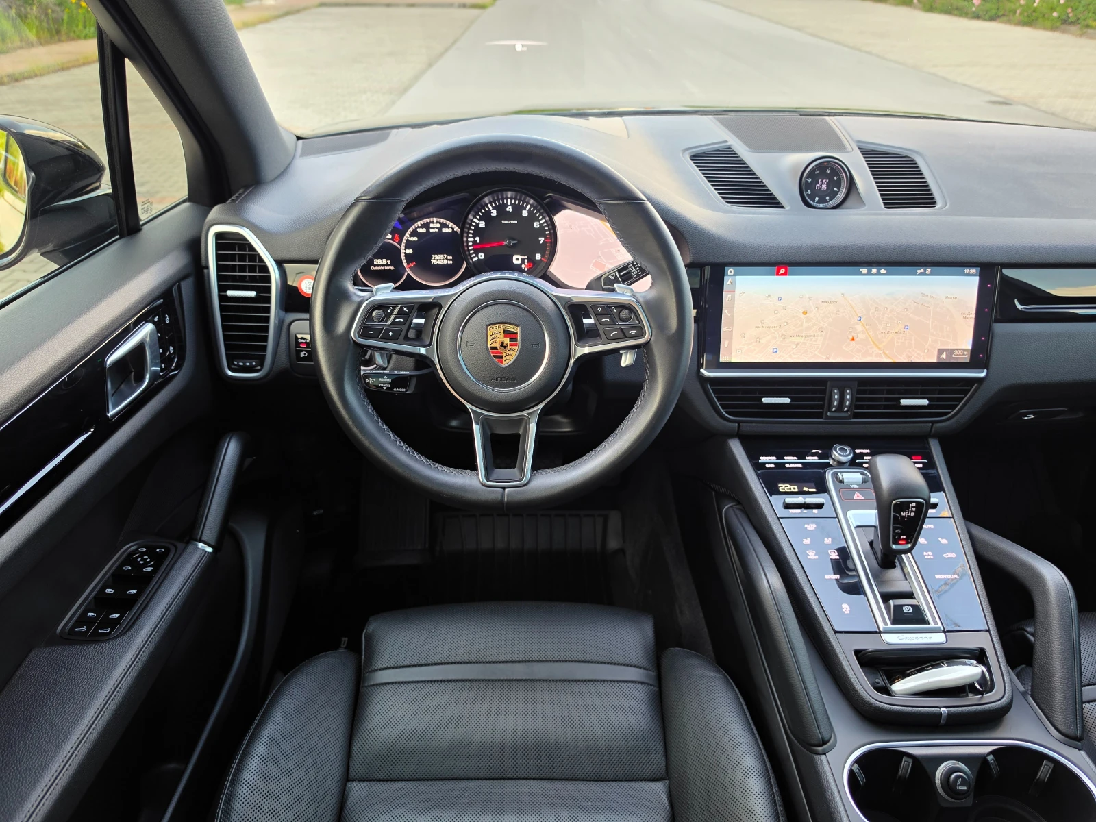 Porsche Cayenne PREMIUM/BOSE/MATRIX/SPORT CHRONO/360/PANO, снимка 12 - Автомобили и джипове - 54772800