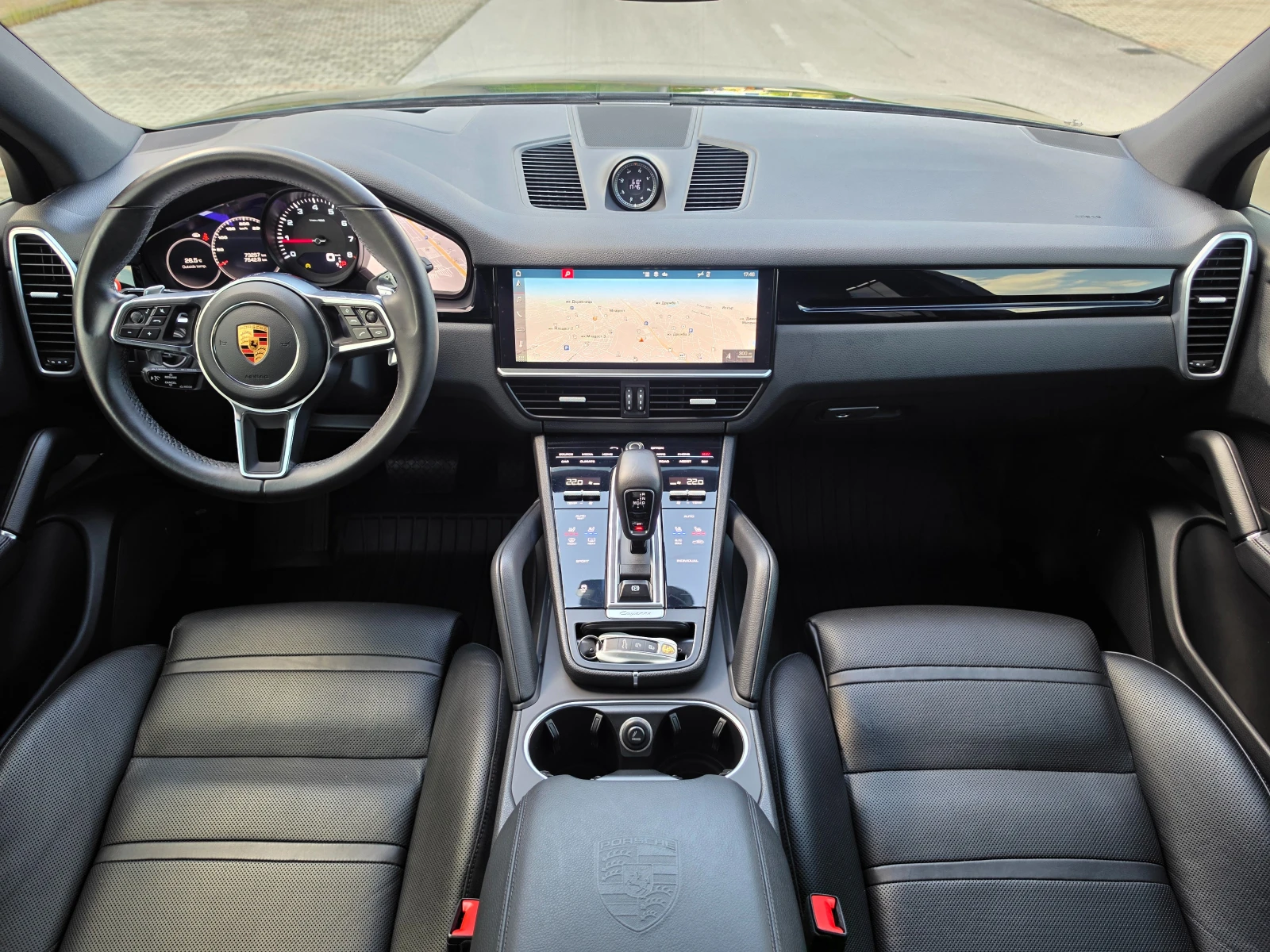 Porsche Cayenne PREMIUM/BOSE/MATRIX/SPORT CHRONO/360/PANO, снимка 15 - Автомобили и джипове - 54772800