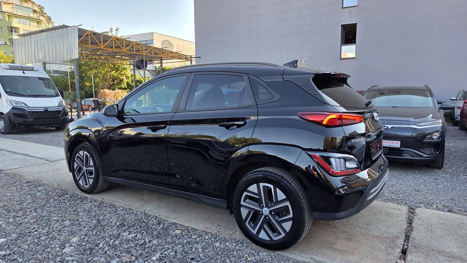 Hyundai Kona SOH100%/Гаранционна/Сервизна книжка, снимка 5 - Автомобили и джипове - 56007281