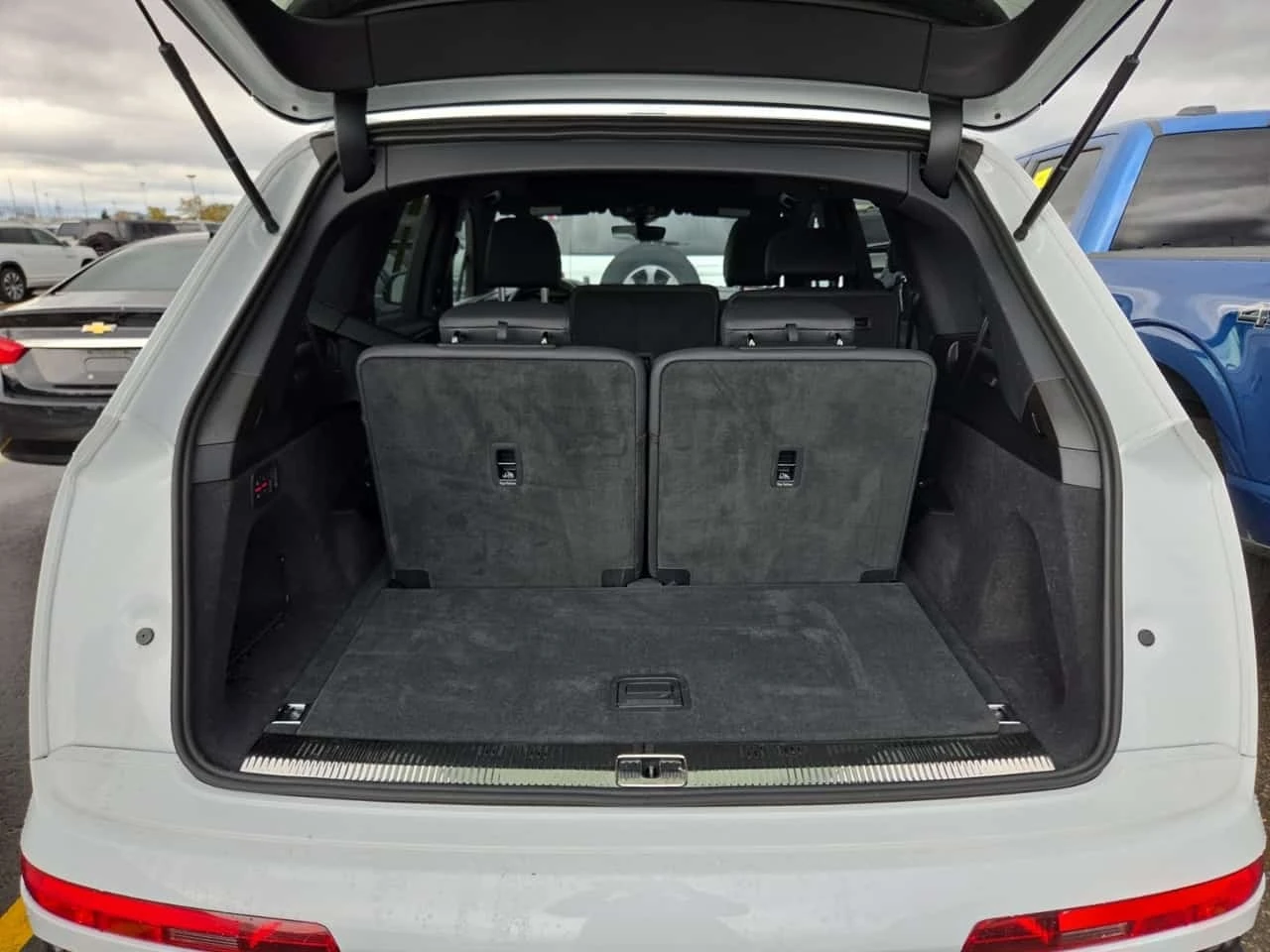 Audi Q7 55 Tfsi Quattro Progressiv / CARFAX / , снимка 6 - Автомобили и джипове - 56738231