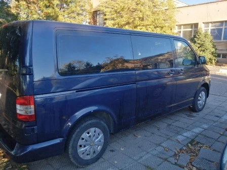 VW Caravelle, снимка 4 - Бусове и автобуси - 47342492