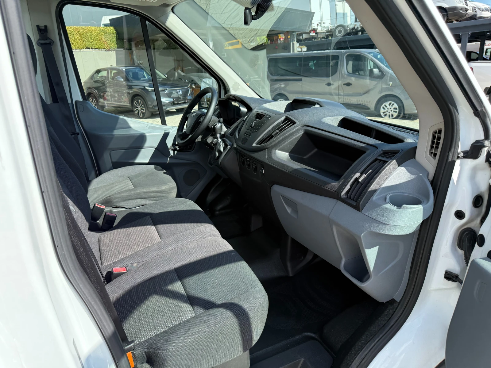 Ford Transit 2.2TDCI 155к.с. до 3.5т. Клима - На шаси  - изображение 10