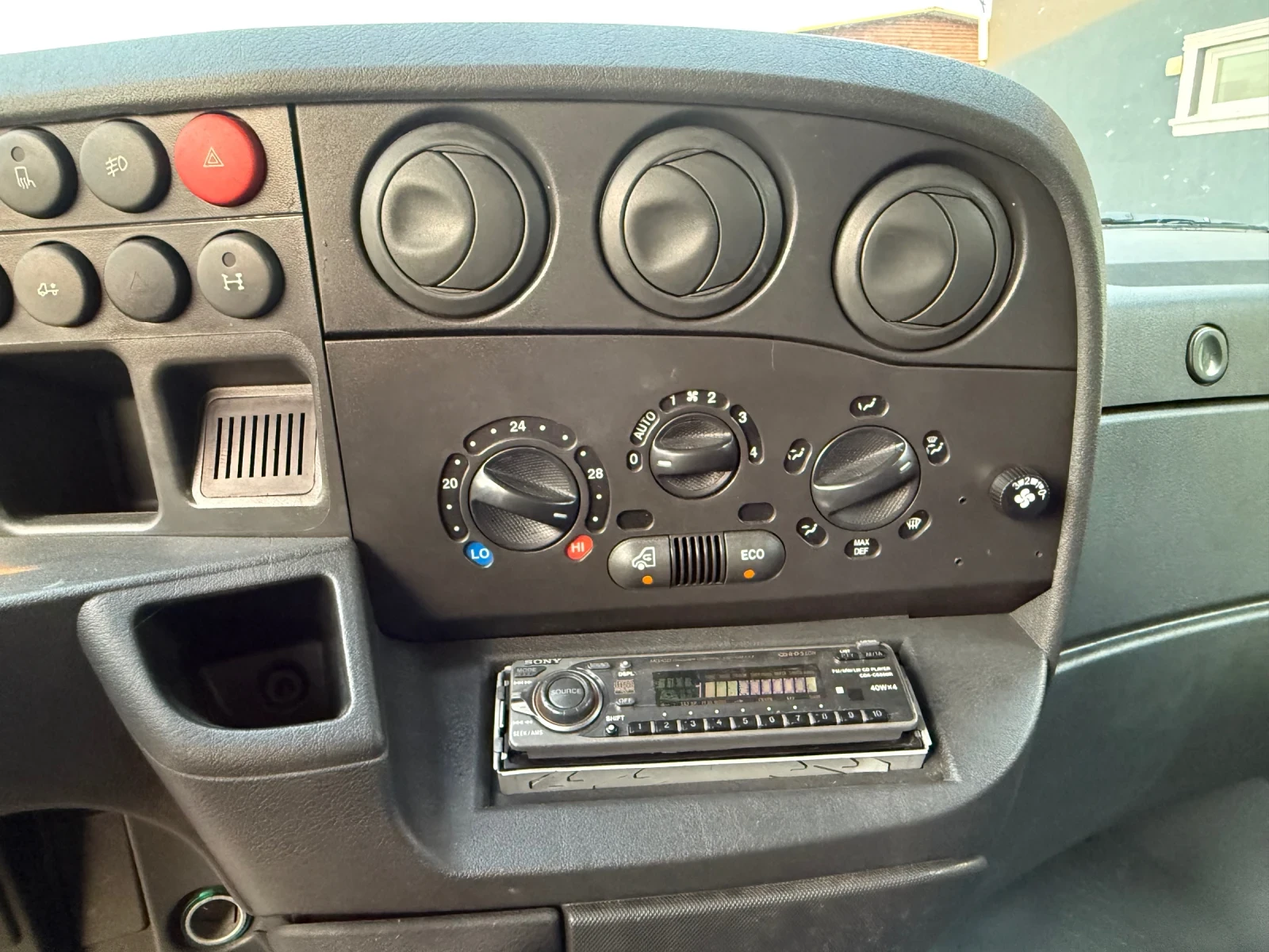 Iveco 35c15 Климатик* Възглавници* Оригинален Самосвал, снимка 8 - Бусове и автобуси - 54233124