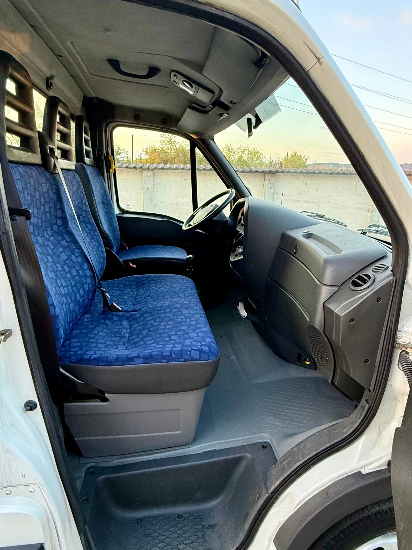 Iveco 35c15 Климатик* Възглавници* Оригинален Самосвал, снимка 10 - Бусове и автобуси - 54233124