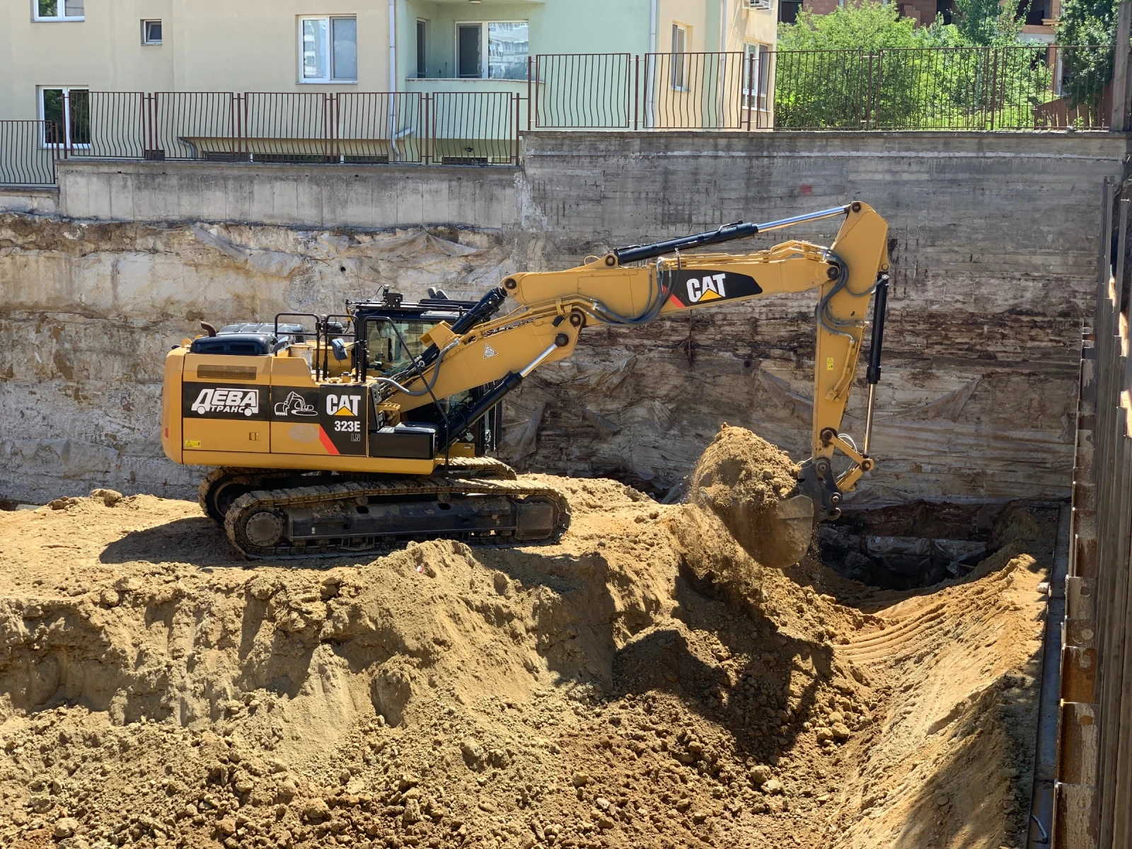 Багер Cat 323E LN - изображение 3