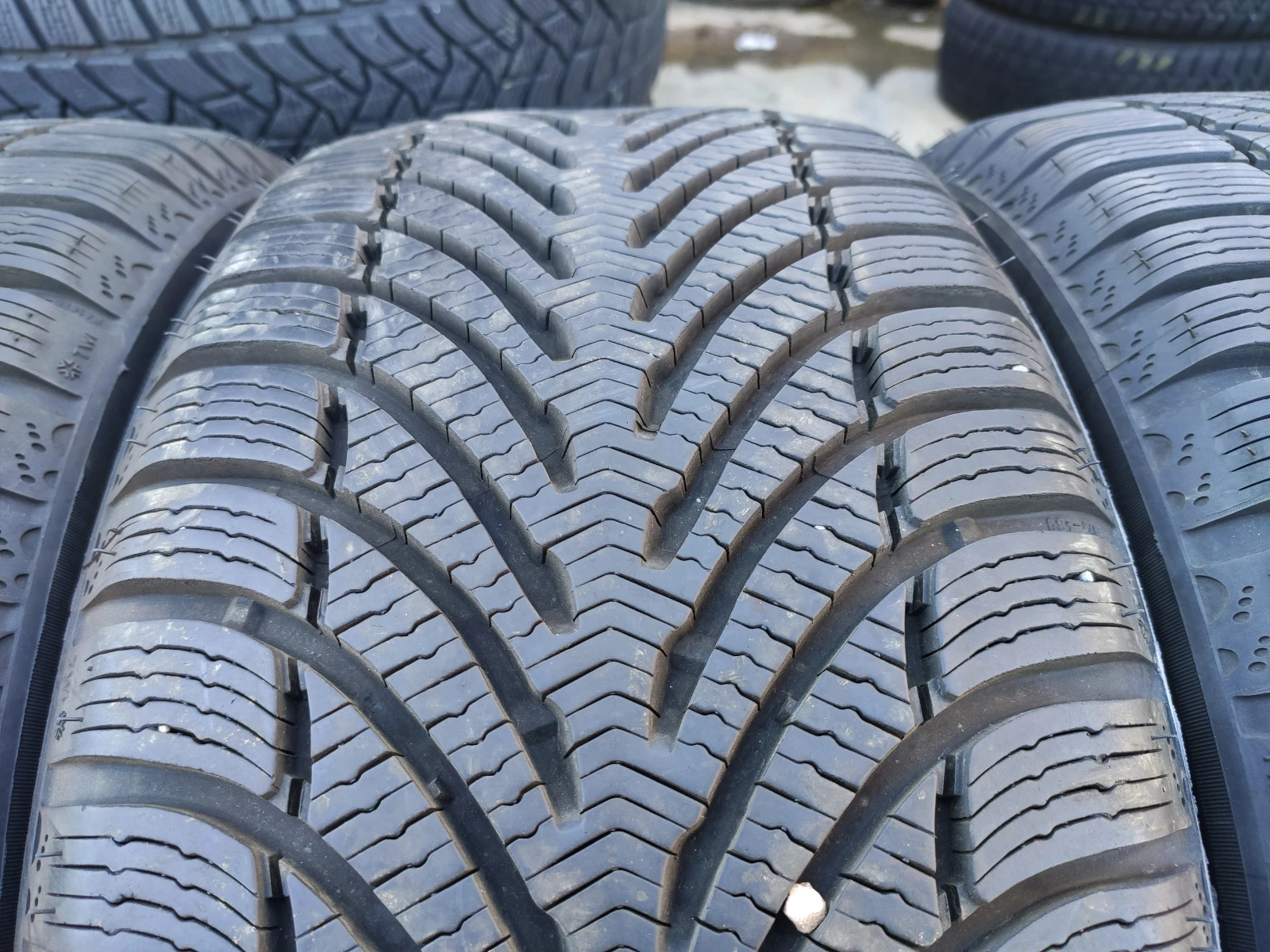  235/45R17 | Mobile.bg   2