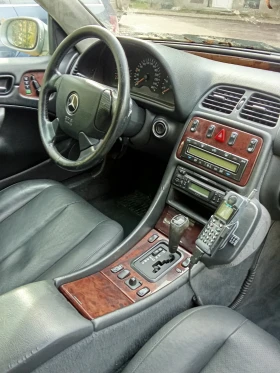 Mercedes-Benz CLK 320, снимка 10