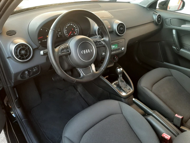 Audi A1 1.6TDI AUTOMATIC , снимка 9 - Автомобили и джипове - 46359715