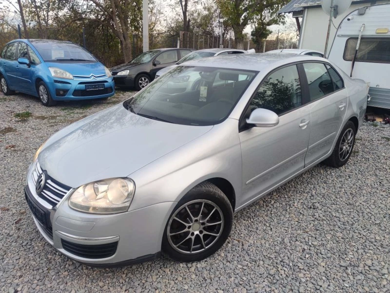 VW Jetta 1.6/102 кс стария мотор, снимка 1 - Автомобили и джипове - 43090436