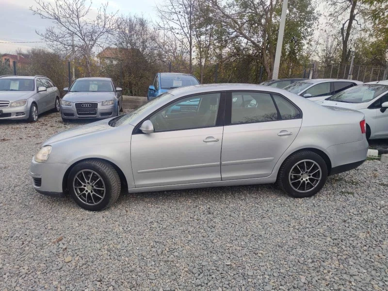 VW Jetta 1.6/102 кс стария мотор, снимка 6 - Автомобили и джипове - 43090436