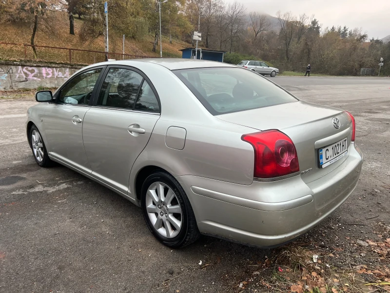 Toyota Avensis 1.8 i, снимка 7 - Автомобили и джипове - 48194013