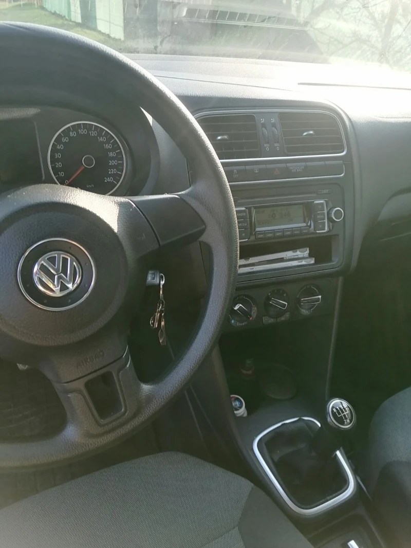 VW Polo, снимка 4 - Автомобили и джипове - 48324398