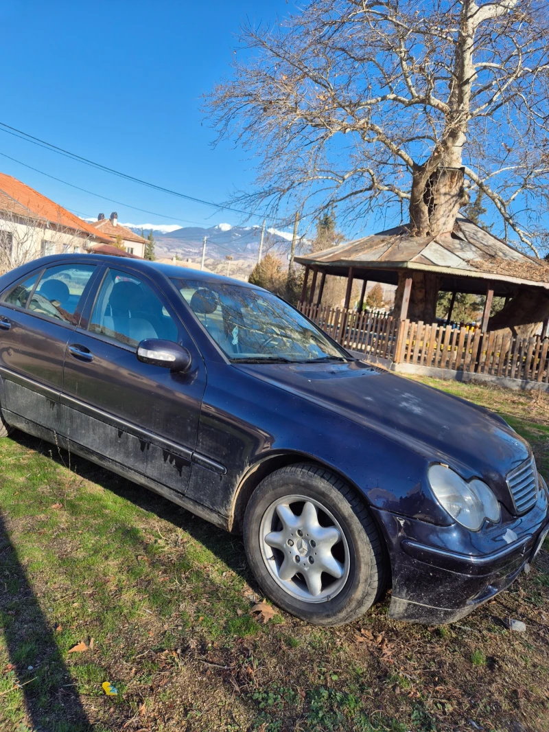 Mercedes-Benz C 220, снимка 3 - Автомобили и джипове - 48377436