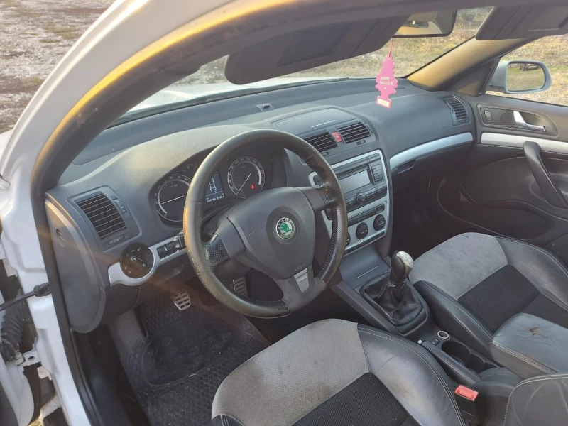 Skoda Octavia 2.0 TDI VRS , снимка 9 - Автомобили и джипове - 48797929