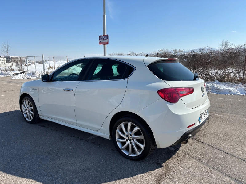 Alfa Romeo Giulietta 1.6JTD-m2 лизинг през Уникредит по 220 лева на мес, снимка 2 - Автомобили и джипове - 49208663