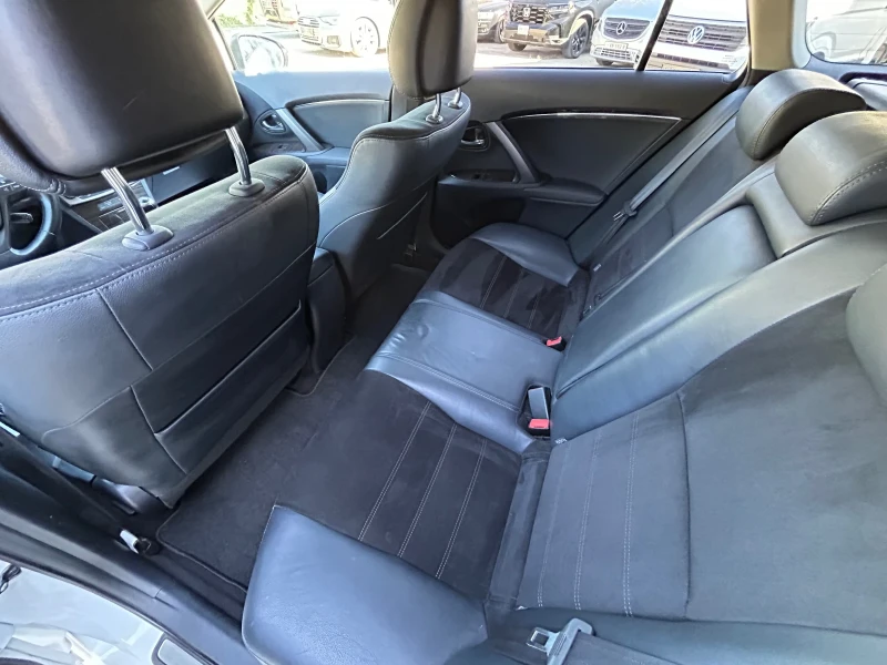 Toyota Avensis 2.0 D-4D 125 кс. TOP! ЛИЗИНГ, снимка 13 - Автомобили и джипове - 51525774