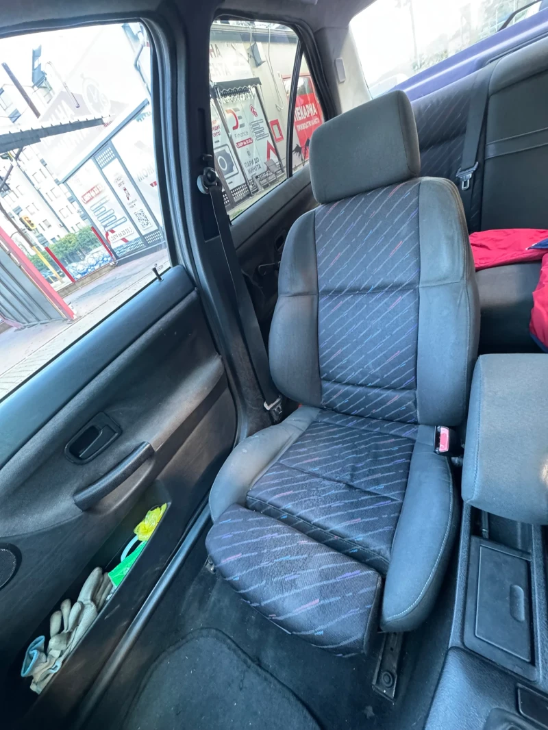 BMW 318, снимка 11 - Автомобили и джипове - 52214289