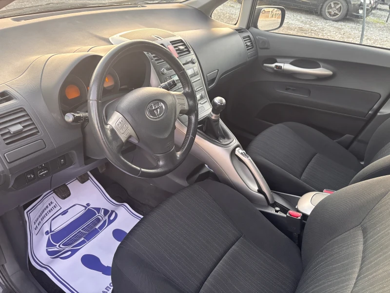 Toyota Auris 1.6 i 124k, снимка 9 - Автомобили и джипове - 52229478