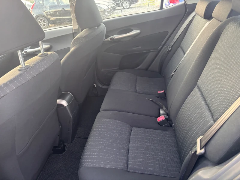 Toyota Auris 1.6 i 124k, снимка 12 - Автомобили и джипове - 52229478