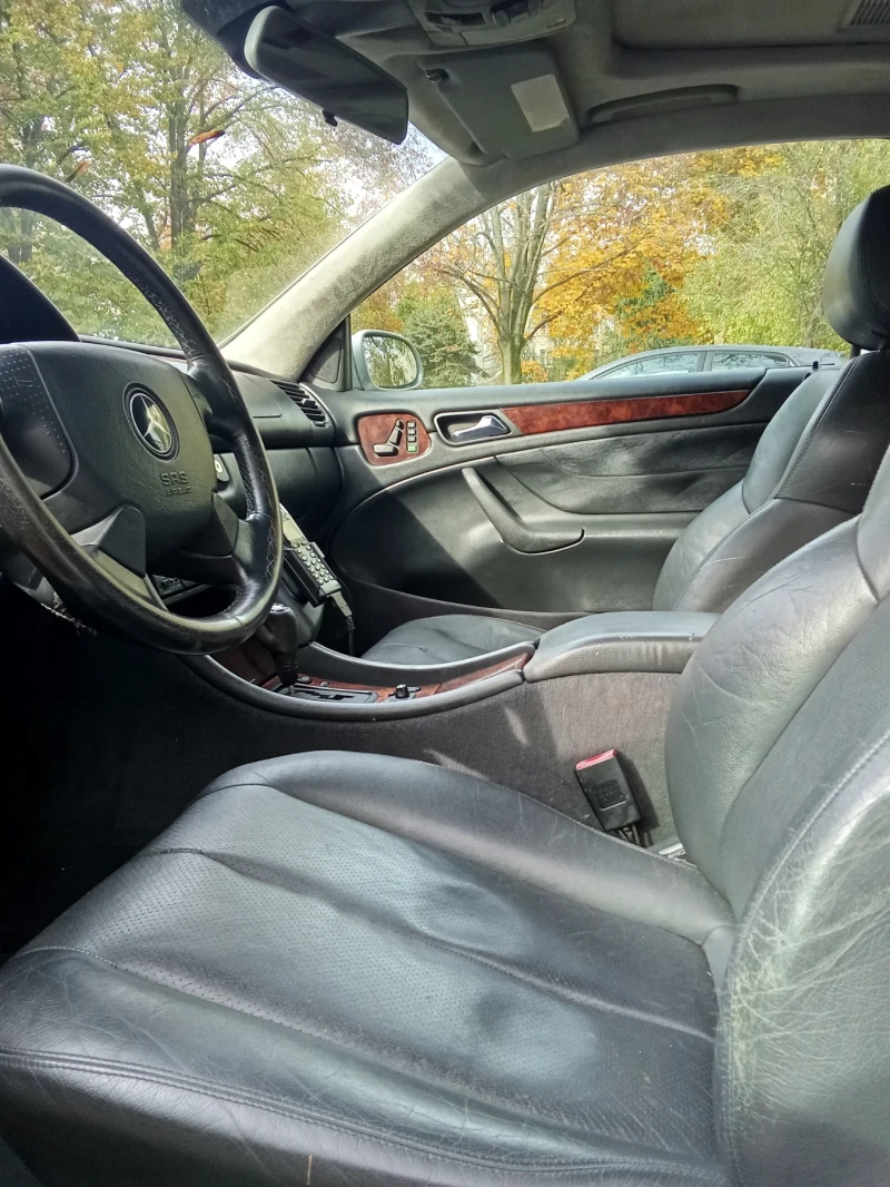 Mercedes-Benz CLK 320, снимка 5 - Автомобили и джипове - 52486588