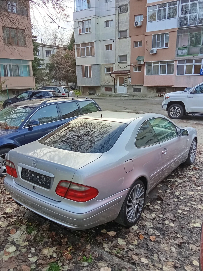 Mercedes-Benz CLK 320, снимка 3 - Автомобили и джипове - 52486588