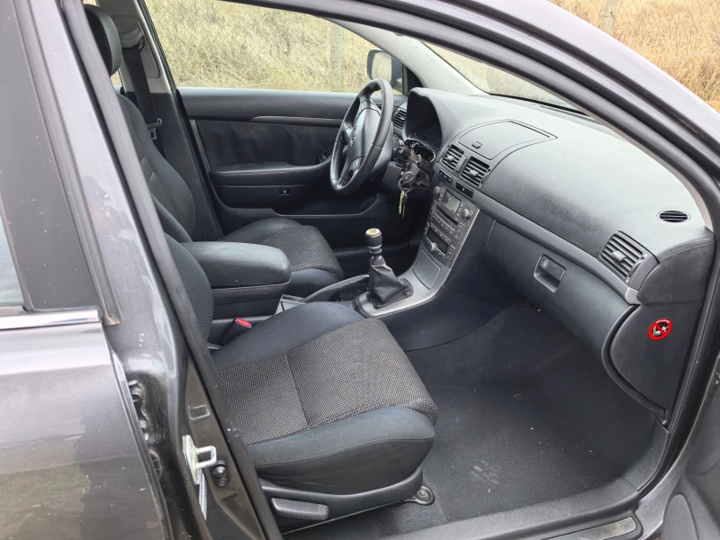 Toyota Avensis D4D, снимка 10 - Автомобили и джипове - 52476494