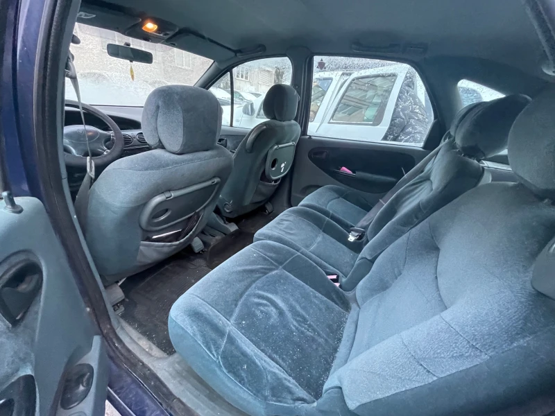 Renault Megane Scenic, снимка 6 - Автомобили и джипове - 53081144