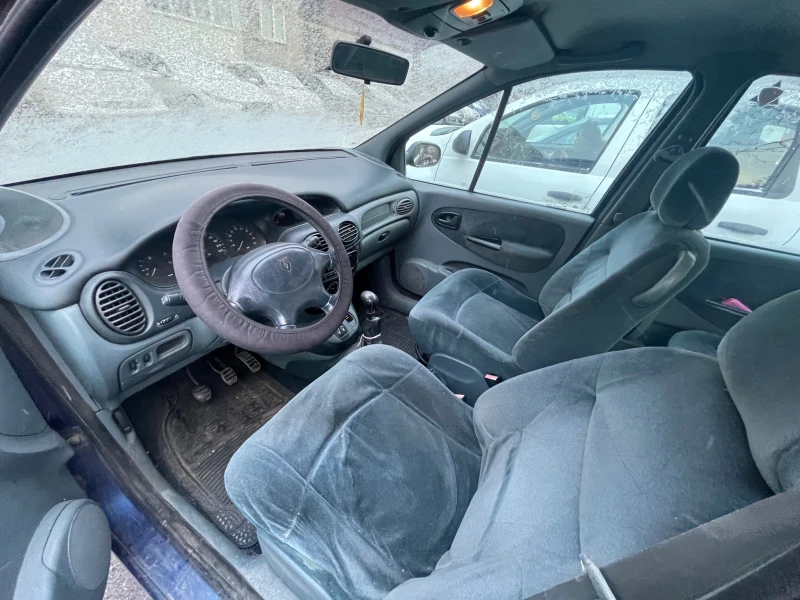 Renault Megane Scenic, снимка 5 - Автомобили и джипове - 53081144