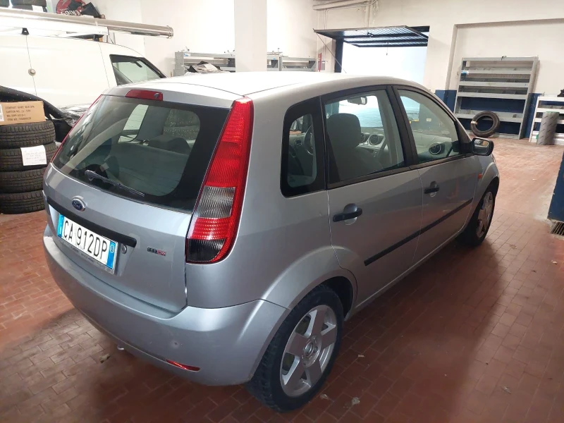 Ford Fiesta 1.4TDCI, 68кс, 03г, 5вр.173х.км.Италия, снимка 2 - Автомобили и джипове - 53283318